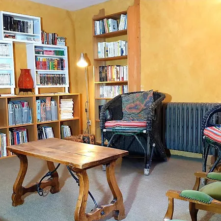 Vakantiehuis De Groupe Charrette Fleurie Pour 15 Personnes Avec Salle D'activite *